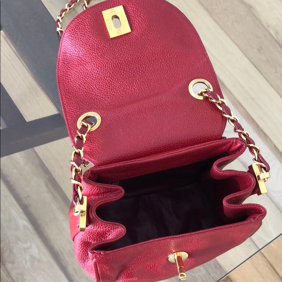 SOLD RARE Vintage Red Caviar Messenger Bag Gold HW - Picture 8 of 16